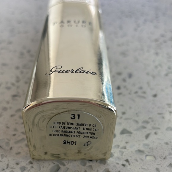 guerlain parure gold radiance foundation -31 - Picture 5 of 9